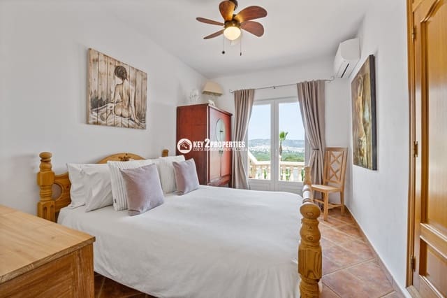 4 slaapkamer Villa te koop in Centro ciudad, Javea / Xàbia met zwembad garage - € 1.675.000 (Ref: 9048636)