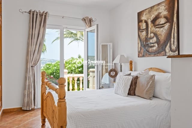 4 slaapkamer Villa te koop in Centro ciudad, Javea / Xàbia met zwembad garage - € 1.675.000 (Ref: 9048636)