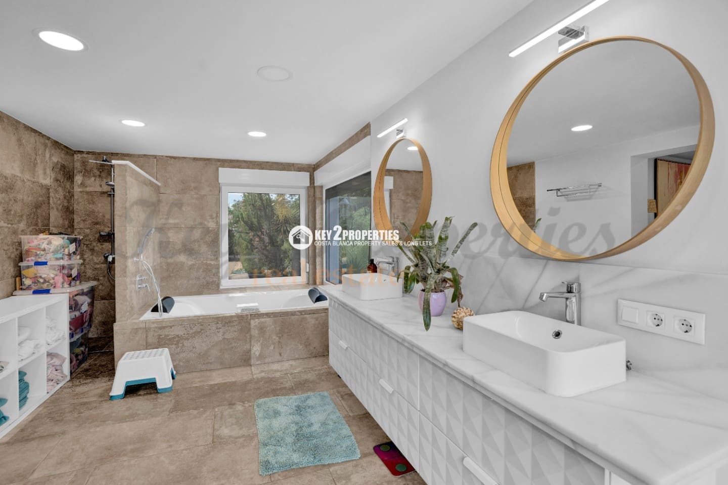 5 bedroom Villa for sale in Javea / Xabia with pool garage - € 995,000 (Ref: 9360203)