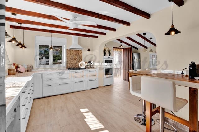 4 camera da letto Villa in vendita in Centro ciudad, Javea / Xàbia con piscina - 980.000 € (Rif: 9360205)