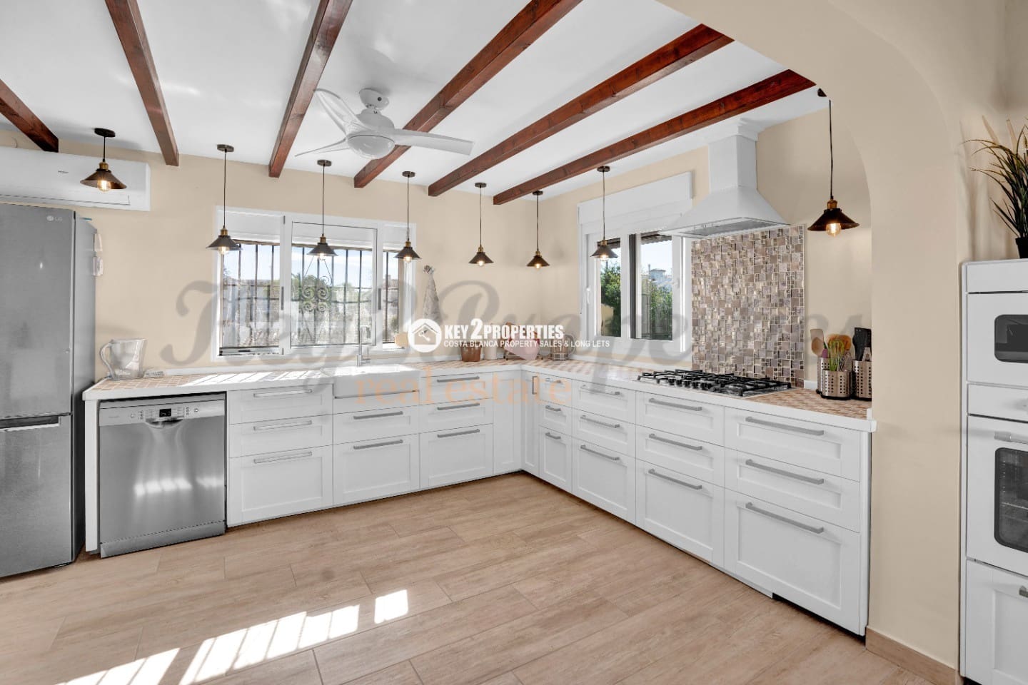 4 bedroom Villa for sale in Javea / Xabia with pool - € 980,000 (Ref: 9360205)