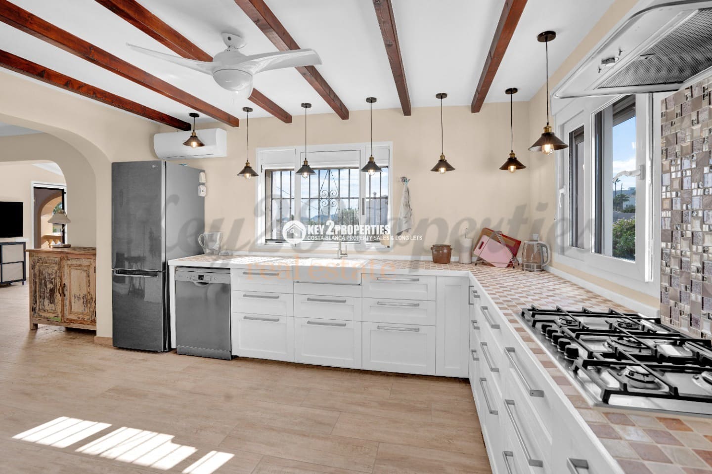 4 bedroom Villa for sale in Javea / Xabia with pool - € 980,000 (Ref: 9360205)