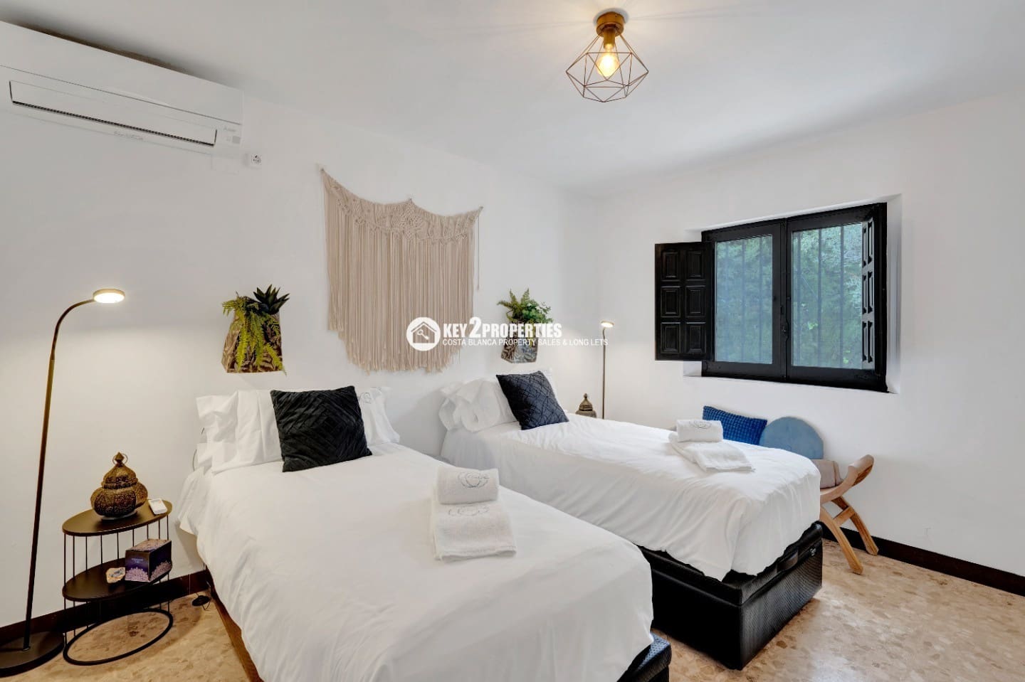 5 bedroom Villa for sale in Javea / Xabia with pool garage - € 2,350,000 (Ref: 9385378)