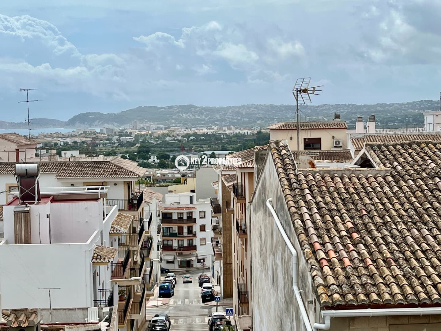 4 makuuhuone Kattohuoneisto vuokrattavana paikassa Javea / Xabia - 1 200 € (Ref: 9439928)