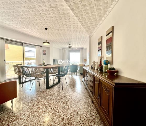 4 makuuhuone Kattohuoneisto vuokrattavana paikassa Centro ciudad, Javea / Xàbia - 1 200 € (Ref: 9439928)