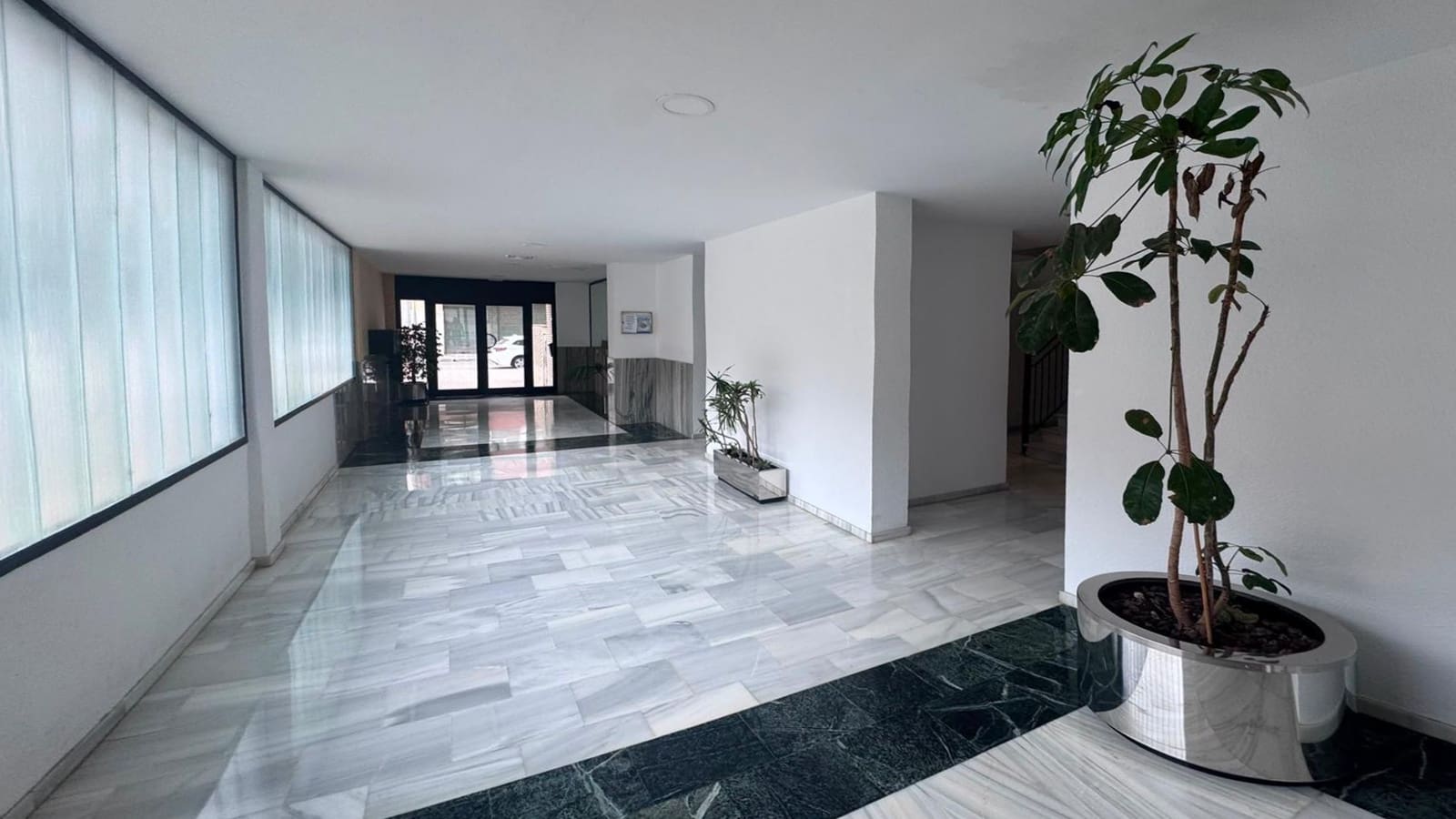 2 bedroom Apartment for sale in Pineda de Mar with garage - € 255,000 (Ref: 10044050)