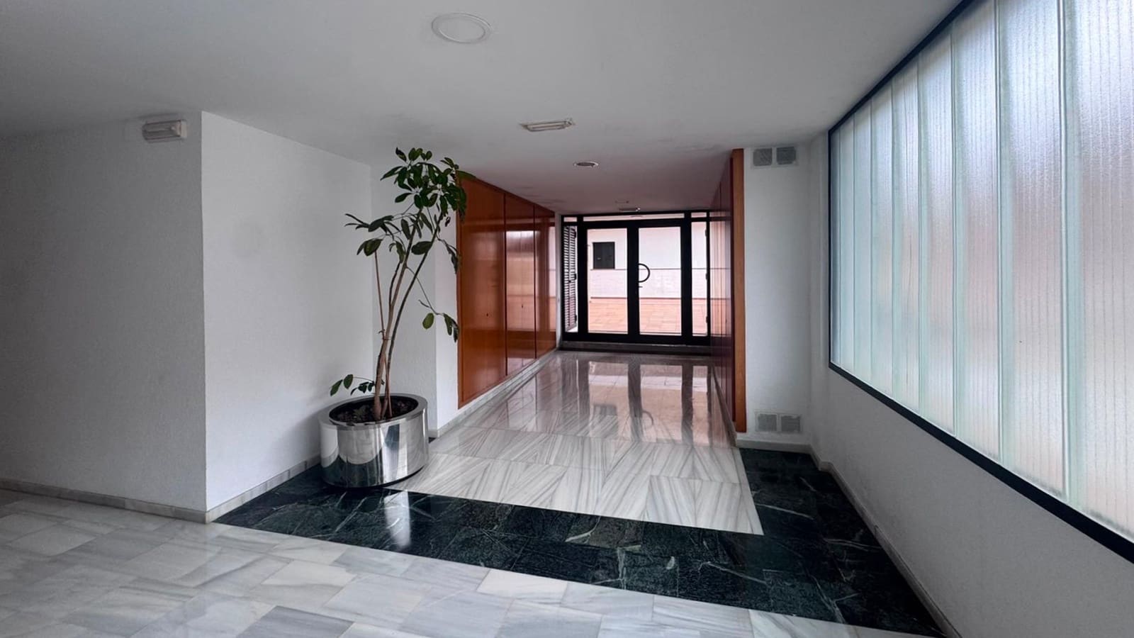 2 bedroom Apartment for sale in Pineda de Mar with garage - € 255,000 (Ref: 10044050)