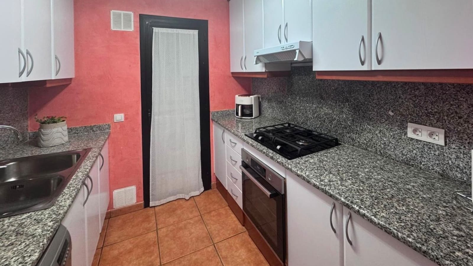 2 bedroom Apartment for sale in Pineda de Mar with garage - € 255,000 (Ref: 10044050)