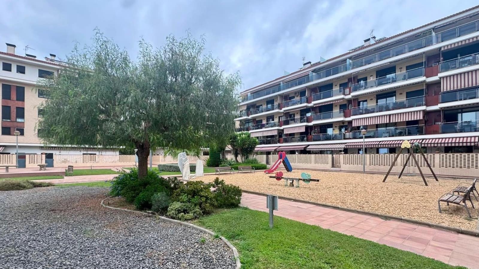 2 bedroom Apartment for sale in Pineda de Mar with garage - € 255,000 (Ref: 10044050)