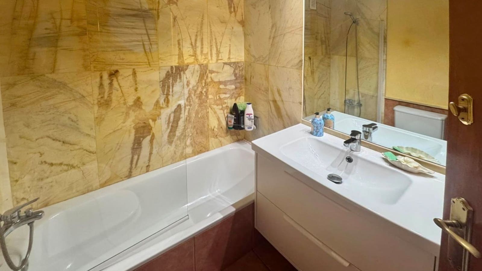 2 bedroom Apartment for sale in Pineda de Mar with garage - € 255,000 (Ref: 10044050)