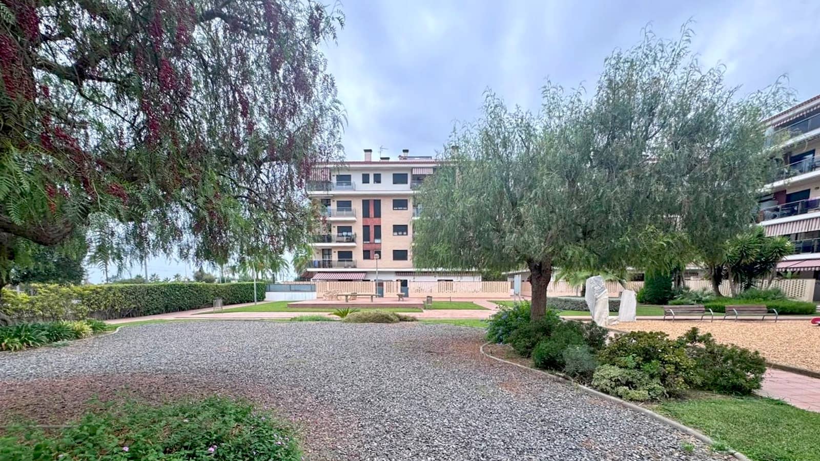 2 bedroom Apartment for sale in Pineda de Mar with garage - € 255,000 (Ref: 10044050)