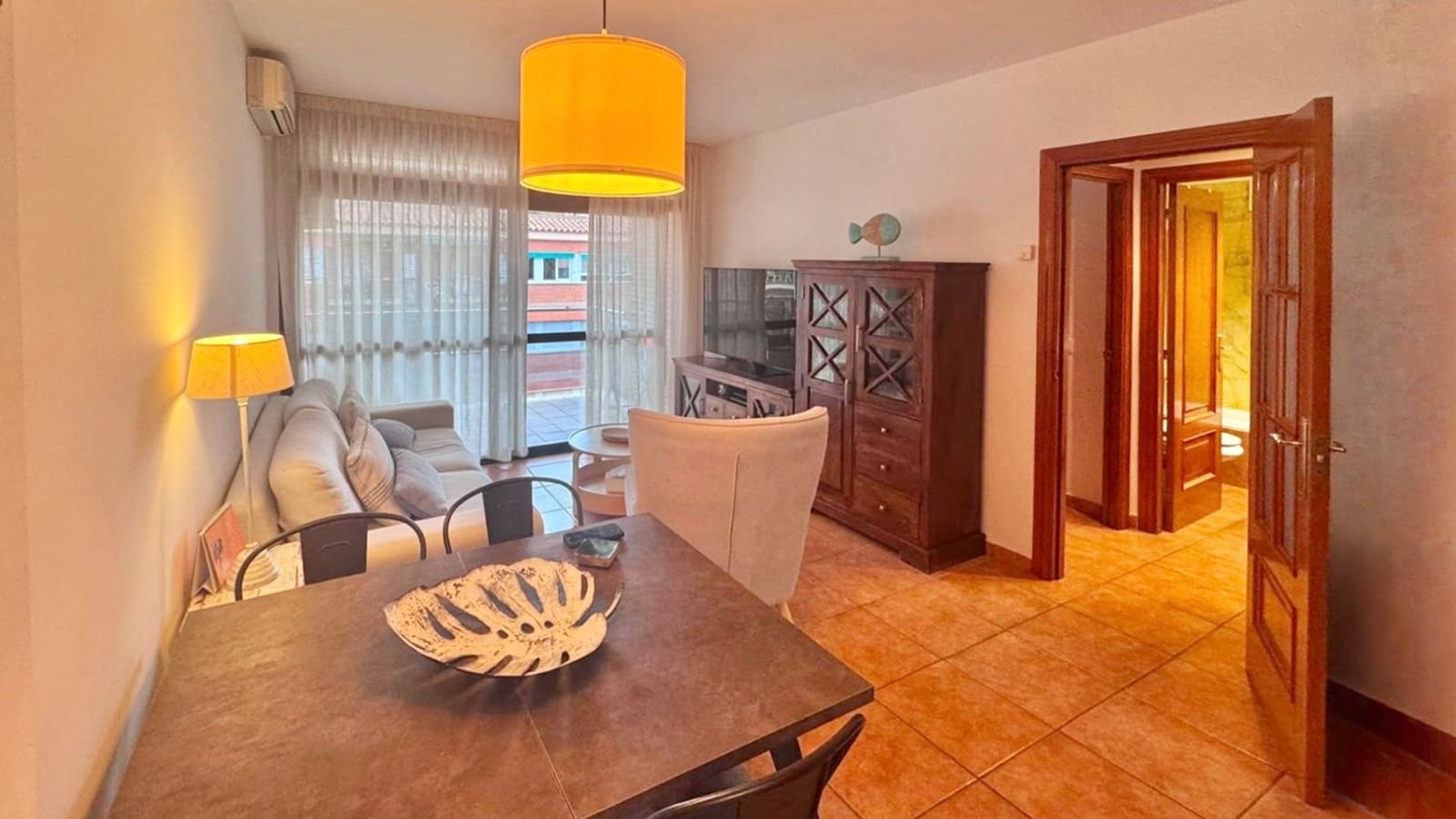 2 bedroom Apartment for sale in Pineda de Mar with garage - € 255,000 (Ref: 10044050)