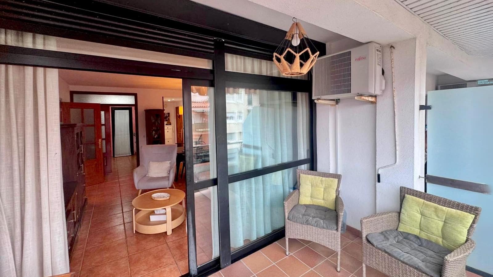 2 bedroom Apartment for sale in Pineda de Mar with garage - € 255,000 (Ref: 10044050)
