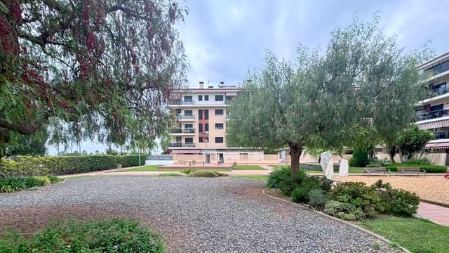 2 bedroom Apartment for sale in Pineda de Mar with garage - € 255,000 (Ref: 10044050)