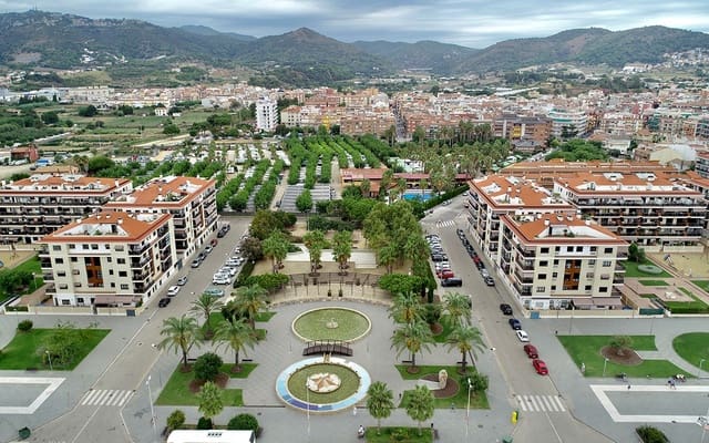 3 chambre Appartement à vendre à Pineda de Mar avec garage - 420 000 € (Ref: 10044055)