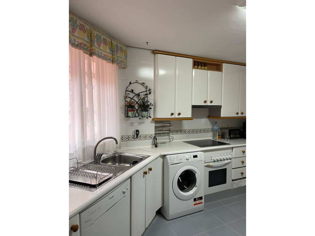 4 bedroom Flat for sale in Alicante / Alacant city with garage - € 520,000 (Ref: 6531606)