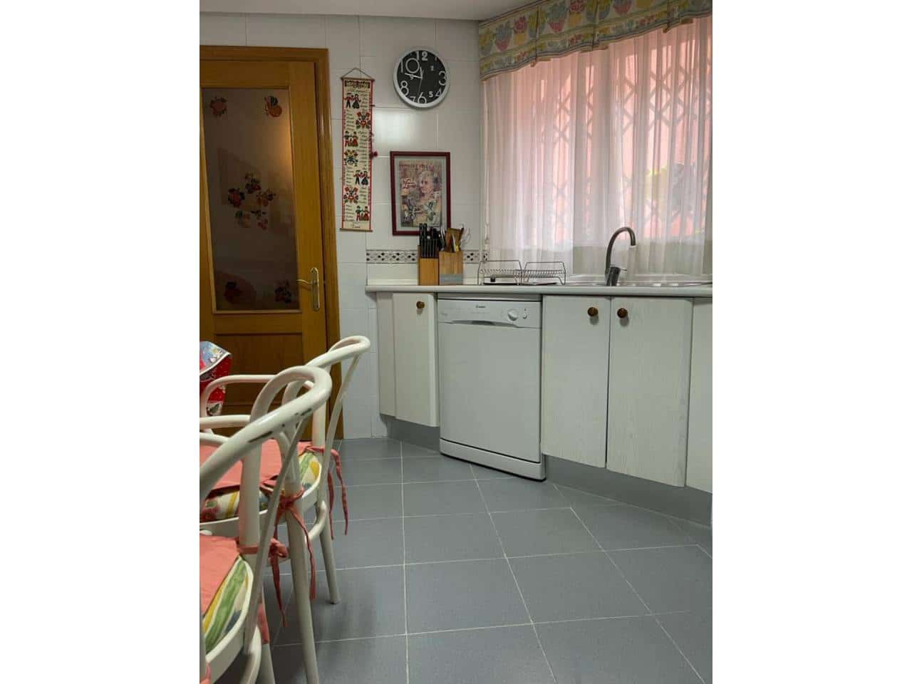 4 bedroom Flat for sale in Alicante / Alacant city with garage - € 520,000 (Ref: 6531606)