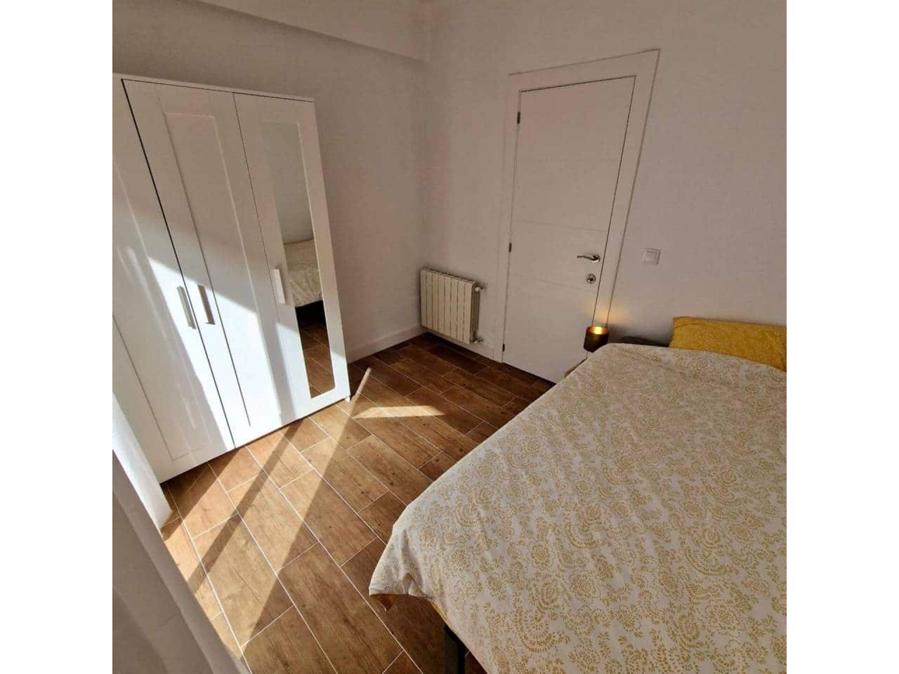 Appartement de 4 chambres à louer à Alicante ville avec garage - 300 € (Ref: 7243625)