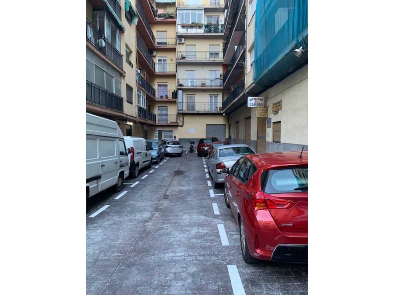 Appartement de 4 chambres à louer à Alicante ville avec garage - 300 € (Ref: 7243625)