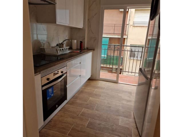 Appartement de 4 chambres à louer à Alicante ville avec garage - 300 € (Ref: 7243625)