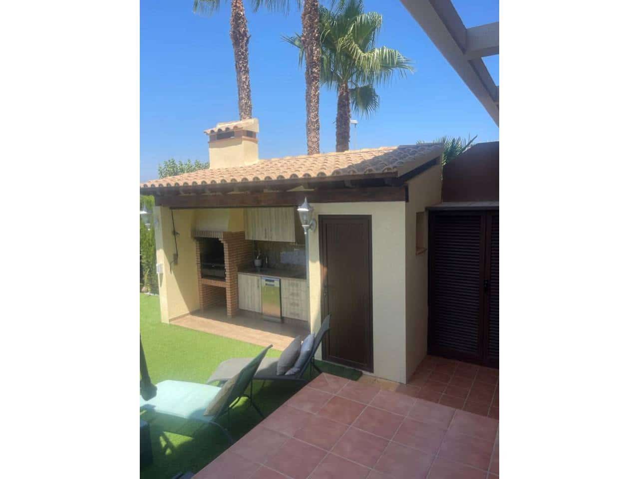 4 soveværelse Semi-Rækkehus til salg i Muchamiel / Mutxamel med swimmingpool garage - € 575.000 (Ref: 7729739)