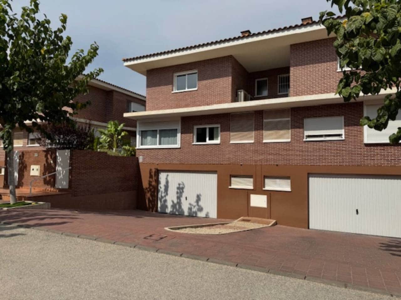 4 soveværelse Semi-Rækkehus til salg i Muchamiel / Mutxamel med swimmingpool garage - € 575.000 (Ref: 7729739)