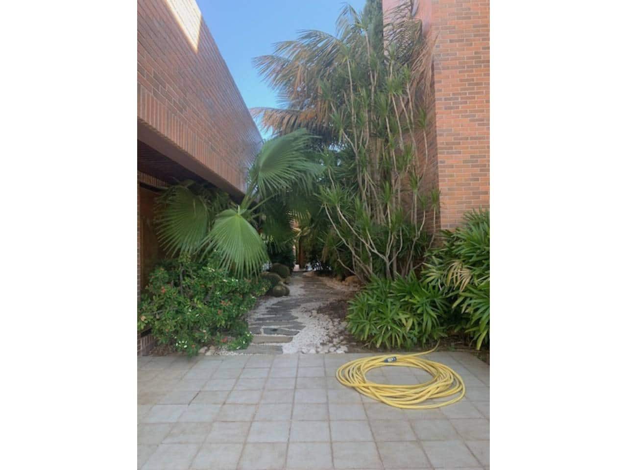 6 soverom Villa til salgs i Elche / Elx med svømmebasseng garasje - € 1 850 000 (Ref: 7857580)