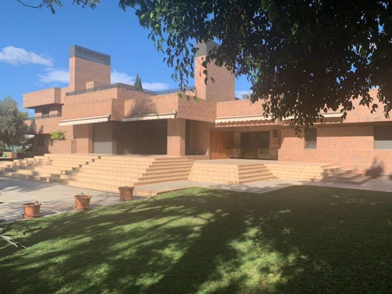 6 soverom Villa til salgs i Elche / Elx med svømmebasseng garasje - € 1 850 000 (Ref: 7857580)