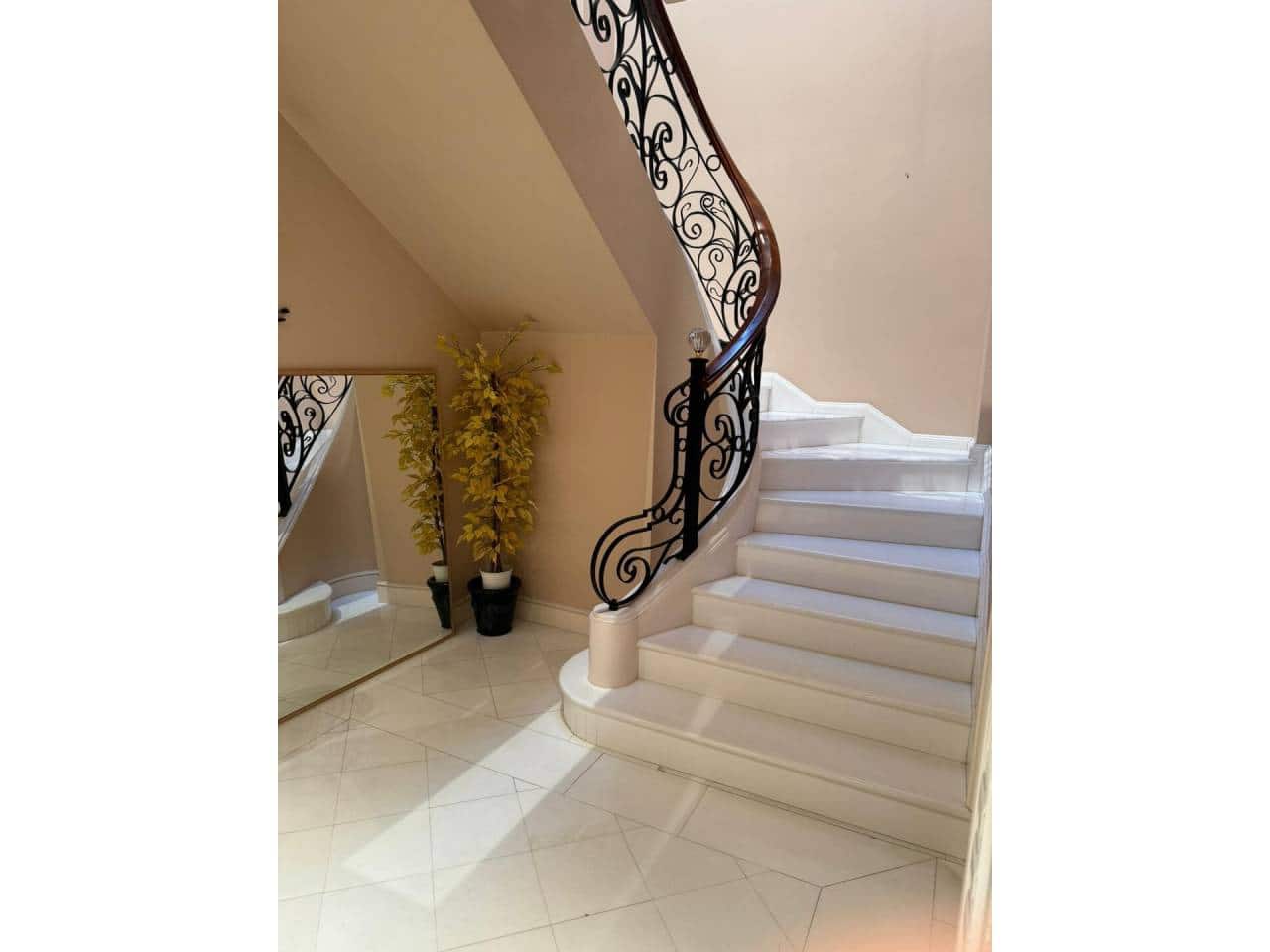 6 soverom Villa til salgs i Elche / Elx med svømmebasseng garasje - € 1 850 000 (Ref: 7857580)