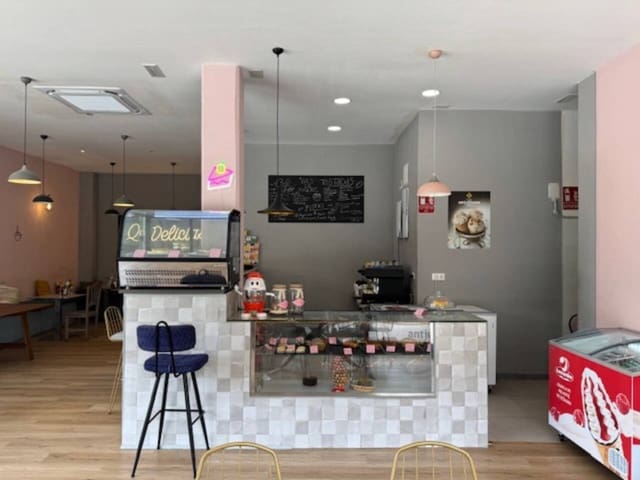 Restaurant/Bar for sale in Alicante / Alacant city - € 89,000 (Ref: 8872842)