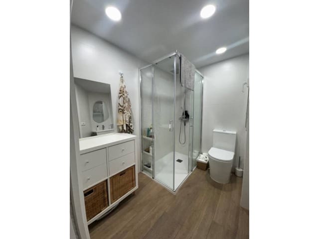 3 bedroom Flat for sale in Alicante / Alacant city - € 298,000 (Ref: 8912498)