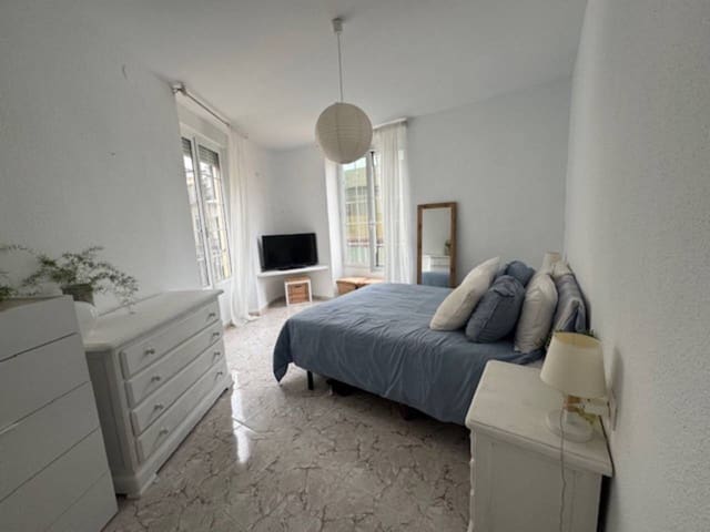 3 bedroom Flat for sale in Alicante / Alacant city - € 298,000 (Ref: 8912498)