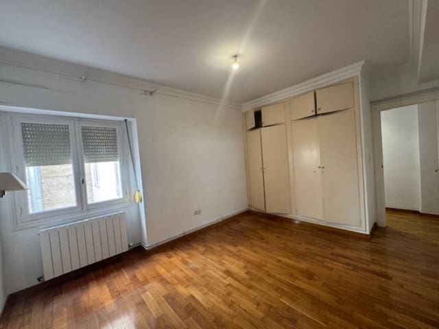 Appartement de 3 chambres à louer à Alicante ville - 1 500 € (Ref: 8987985)