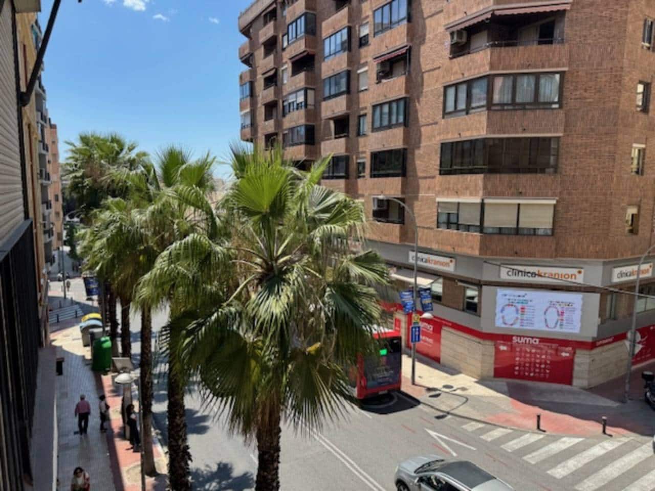 Appartement de 3 chambres à louer à Alicante ville - 1 500 € (Ref: 8987985)