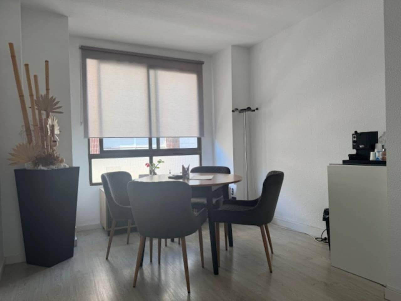 Office for sale in Alicante / Alacant city - € 120,000 (Ref: 9235877)