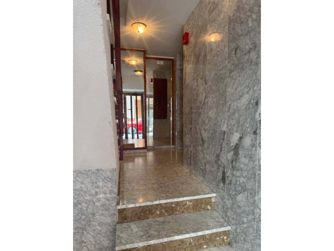 Office for sale in Alicante / Alacant city - € 120,000 (Ref: 9235877)