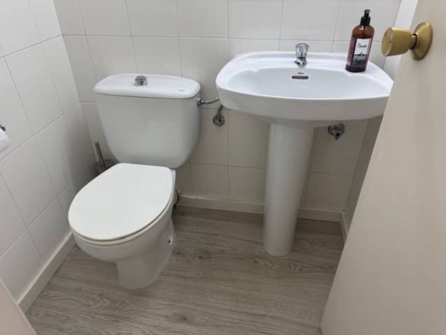 Kontor till salu i Alicante stad - 120 000 € (Ref: 9235877)