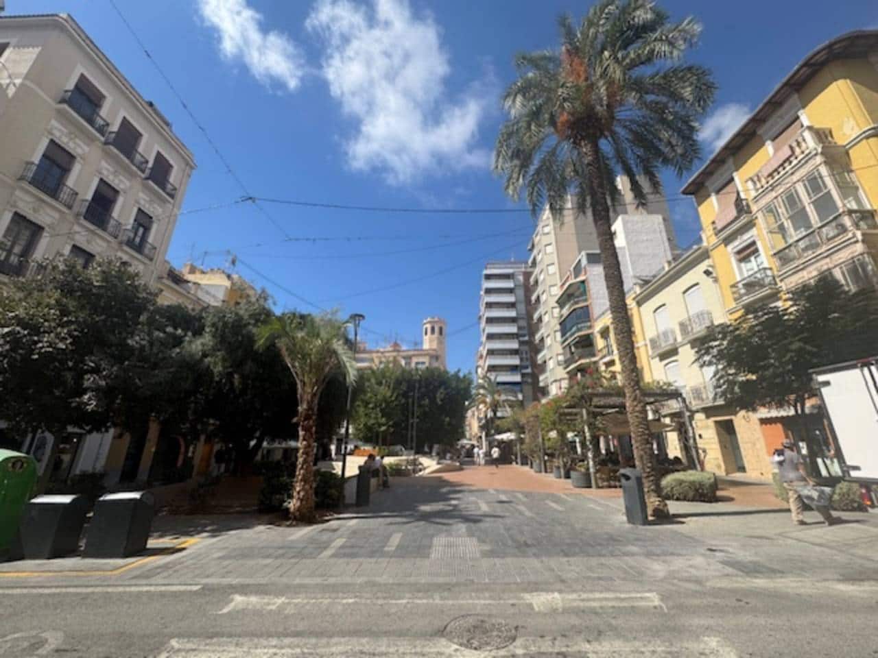 Office for sale in Alicante / Alacant city - € 120,000 (Ref: 9235877)