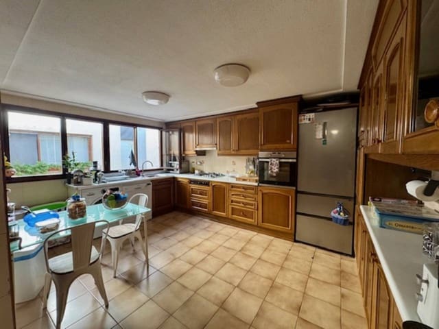 3 soveværelse Lejlighed til salg i Alicante by med garage - € 535.000 (Ref: 9367201)