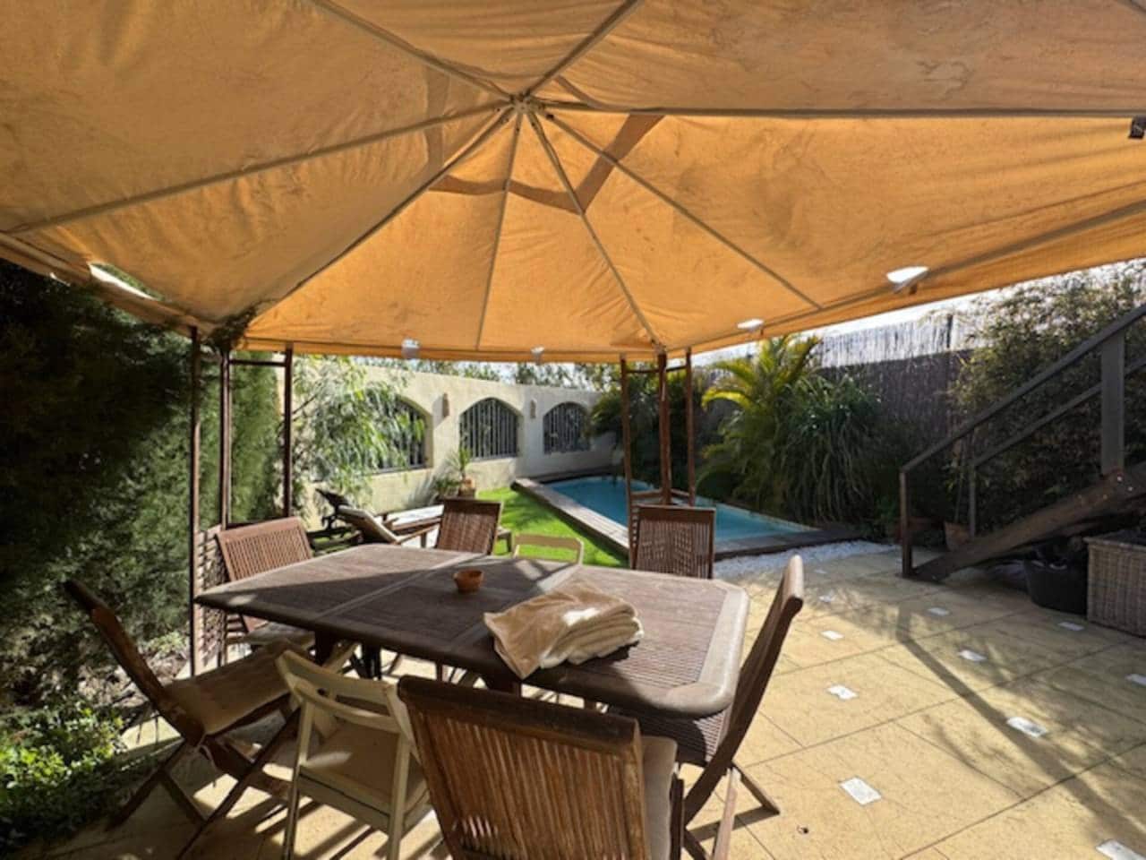 3 makuuhuone Omakotitalo myytävänä paikassa Alicante kaupunki mukana uima-altaan - 595 000 € (Ref: 9560955)