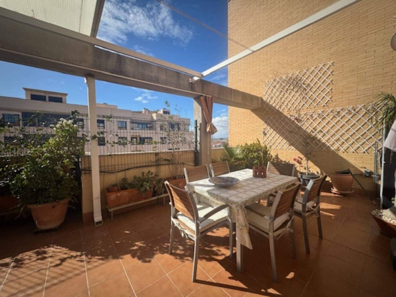 4 sovrum Lägenhet till salu i Alicante stad med pool garage - 520 000 € (Ref: 9585301)