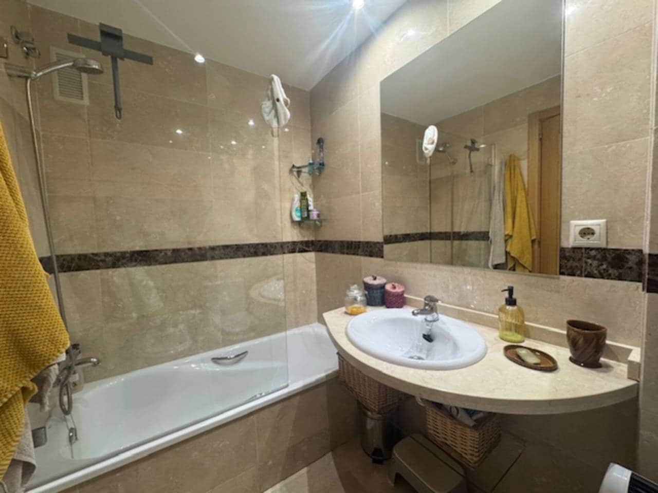 3 bedroom Flat for sale in Alicante / Alacant city with pool garage - € 375,000 (Ref: 9721020)