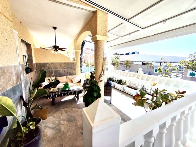 2 soveværelse Rækkehus til salg i Calas Santiago Bernabéu, Santa Pola med swimmingpool garage - € 330.000 (Ref: 9684105)