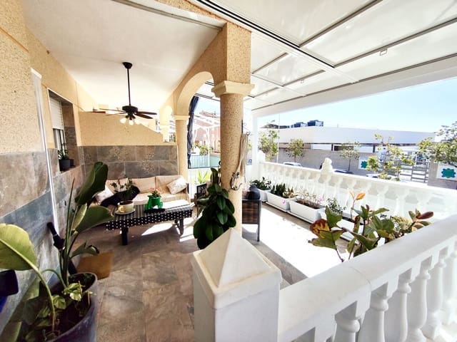 2 soveværelse Rækkehus til salg i Calas Santiago Bernabéu, Santa Pola med swimmingpool garage - € 330.000 (Ref: 9684105)