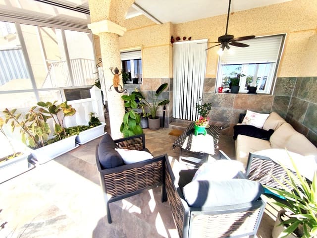 2 soveværelse Rækkehus til salg i Calas Santiago Bernabéu, Santa Pola med swimmingpool garage - € 330.000 (Ref: 9684105)