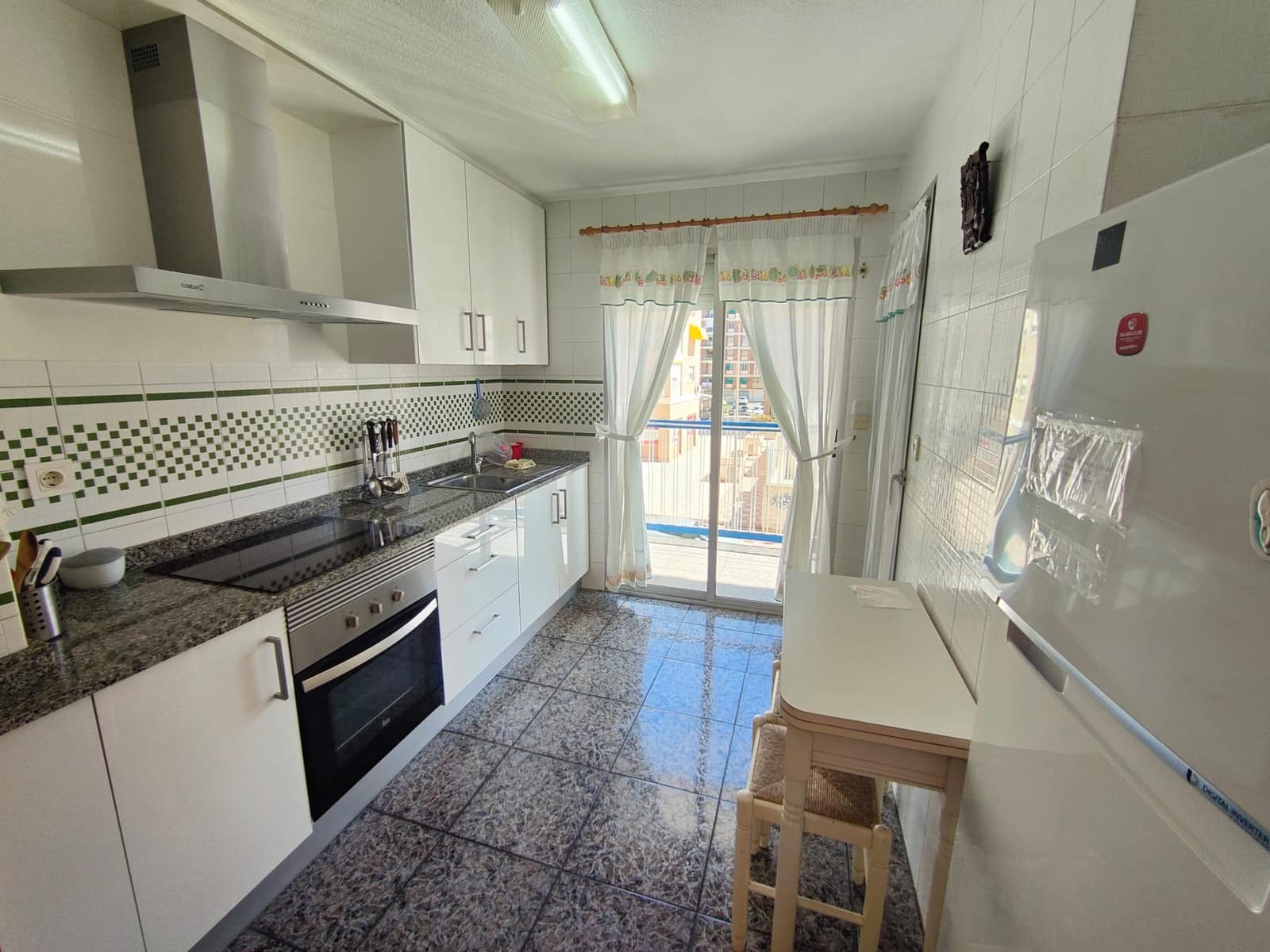 3 bedroom Flat for holiday rental in Santa Pola with pool garage - € 700 (Ref: 9687464)