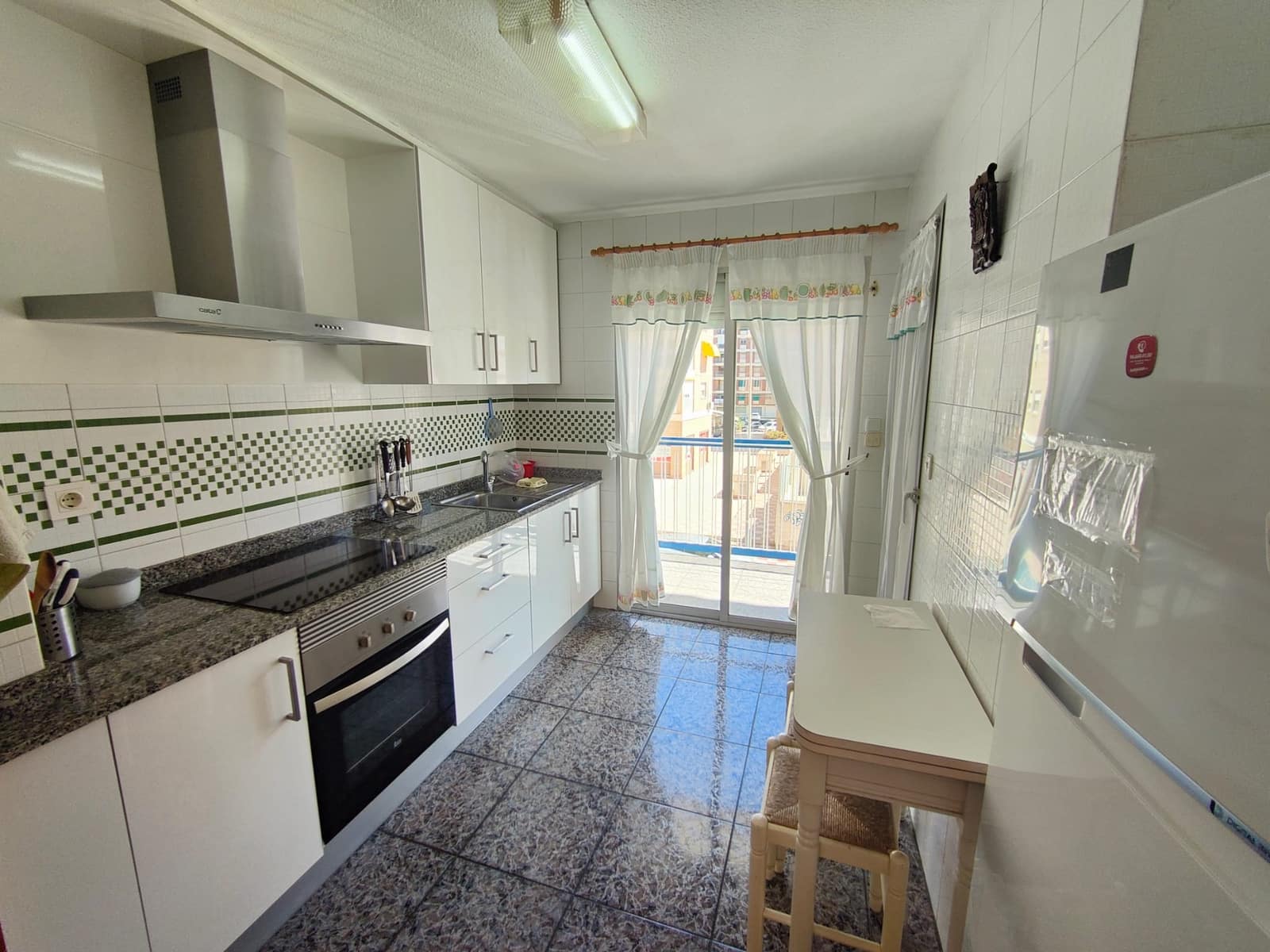 3 bedroom Flat for holiday rental in Santa Pola with pool garage - € 700 (Ref: 9687464)