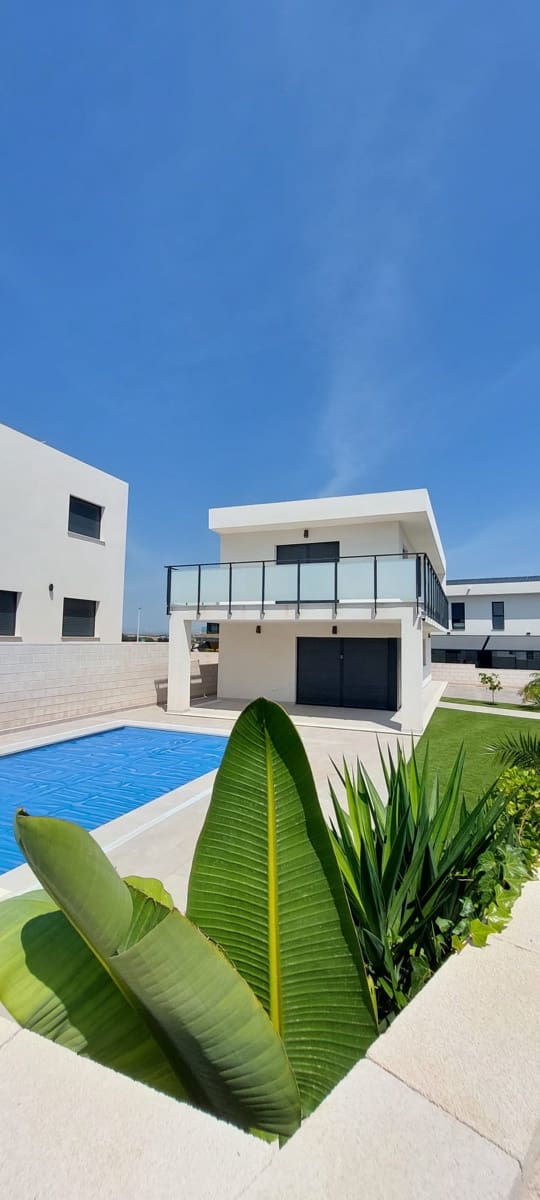 4 chambre Villa/Maison à vendre à Gran Alacant avec piscine garage - 599 000 € (Ref: 9691343)