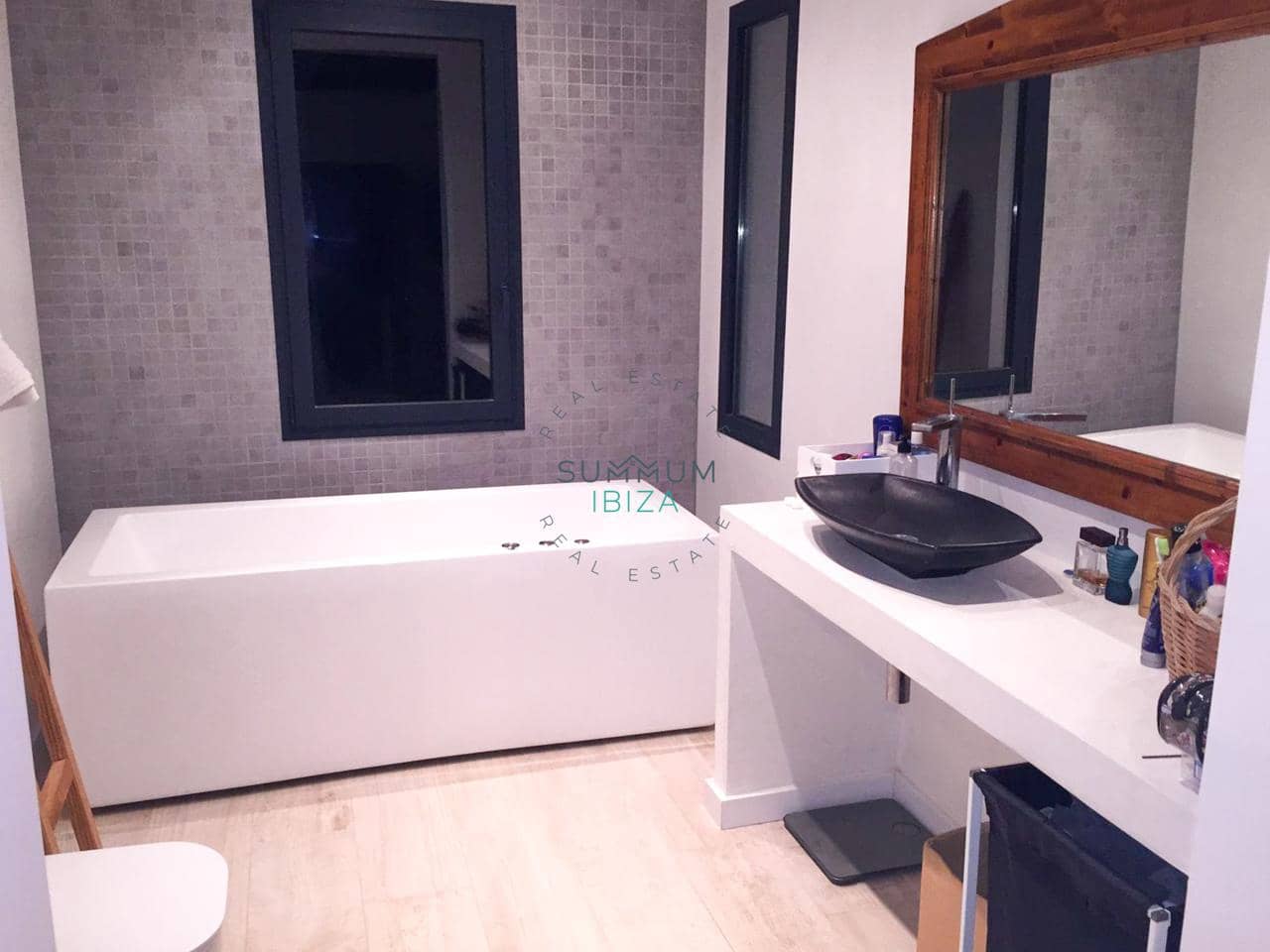 3 soverom Villa til salgs i Sant Jordi de Ses Salines med svømmebasseng garasje - € 2 200 000 (Ref: 10055786)