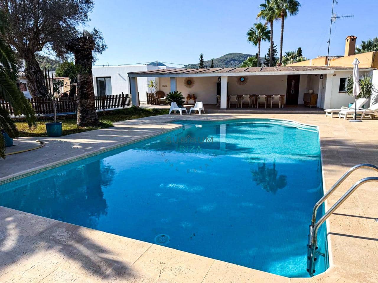 3 soverom Villa til salgs i Sant Jordi de Ses Salines med svømmebasseng garasje - € 2 200 000 (Ref: 10055786)